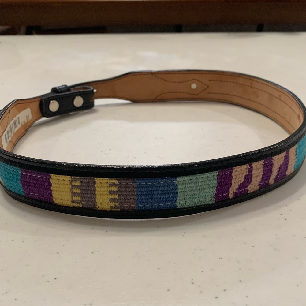 Circle Y of Yoakum. Hand Made in Texas. Leather Stitched belt. No buckle. NWT.